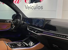 BMW X5 3.0 XDRIVE50E TURBO M SPORT HÍBRIDO 2023/2024 ÓTIMA CAR FLORES DA CUNHA / Carros no Vale
