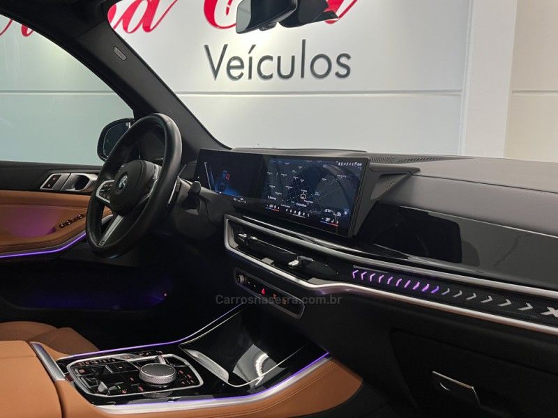 BMW X5 3.0 XDRIVE50E TURBO M SPORT HÍBRIDO 2023/2024 ÓTIMA CAR FLORES DA CUNHA / Carros no Vale BMW X5 3.0 XDRIVE50E TURBO M SPORT HÍBRIDO 2023/2024 ÓTIMA CAR FLORES DA CUNHA / Carros no Vale