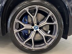 BMW X5 3.0 XDRIVE50E TURBO M SPORT HÍBRIDO 2023/2024 ÓTIMA CAR FLORES DA CUNHA / Carros no Vale