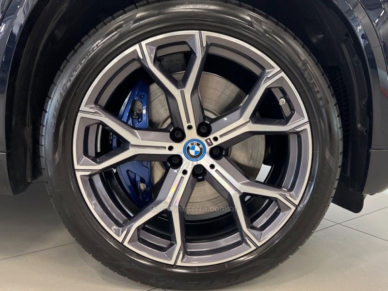 BMW X5 3.0 XDRIVE50E TURBO M SPORT HÍBRIDO 2023/2024 ÓTIMA CAR FLORES DA CUNHA / Carros no Vale BMW X5 3.0 XDRIVE50E TURBO M SPORT HÍBRIDO 2023/2024 ÓTIMA CAR FLORES DA CUNHA / Carros no Vale