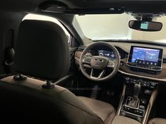 JEEP COMMANDER 2.0 OVERLAND TD380 4X4 TURBO 2024/2025 ÓTIMA CAR FLORES DA CUNHA / Carros no Vale