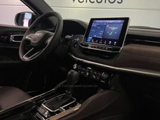 JEEP COMMANDER 2.0 OVERLAND TD380 4X4 TURBO 2024/2025 ÓTIMA CAR FLORES DA CUNHA / Carros no Vale