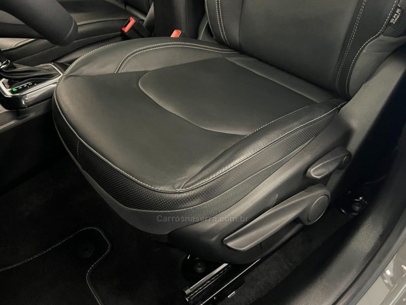 JEEP RENEGADE 1.3 S T270 16V TURBO 4×4 2022/2023 ÓTIMA CAR FLORES DA CUNHA / Carros no Vale