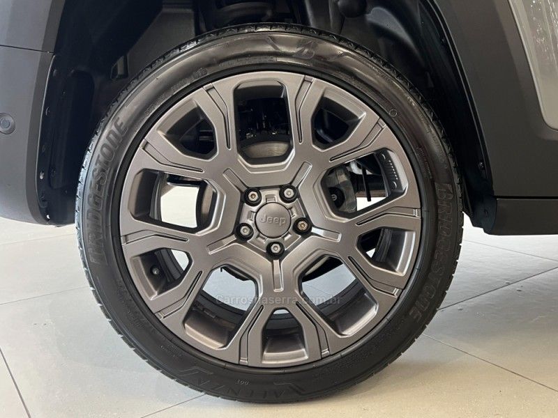 JEEP RENEGADE 1.3 S T270 16V TURBO 4×4 2022/2023 ÓTIMA CAR FLORES DA CUNHA / Carros no Vale