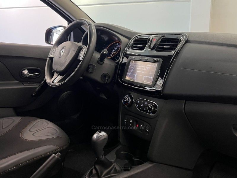 RENAULT SANDERO 1.6 STEPWAY EASY R 16V 2017/2018 ÓTIMA CAR FLORES DA CUNHA / Carros no Vale