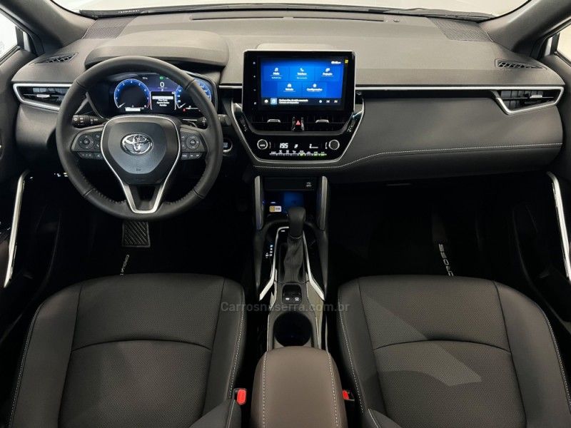 TOYOTA COROLLA 2.0 CROSS XRE 16V 2025/2026 ÓTIMA CAR FLORES DA CUNHA / Carros no Vale