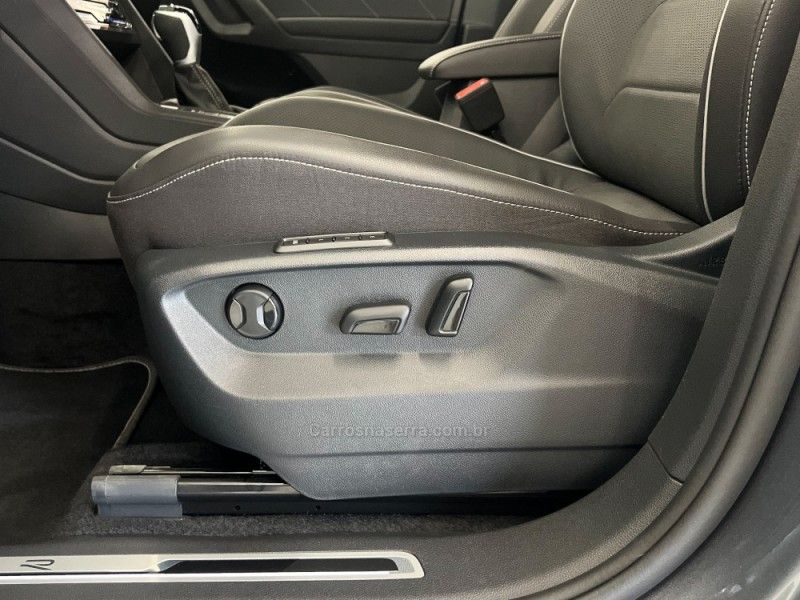 VOLKSWAGEN TIGUAN 2.0 ALLSPACE R-LINE 300 TSI 2024/2025 ÓTIMA CAR FLORES DA CUNHA / Carros no Vale VOLKSWAGEN TIGUAN 2.0 ALLSPACE R-LINE 300 TSI 2024/2025 ÓTIMA CAR FLORES DA CUNHA / Carros no Vale