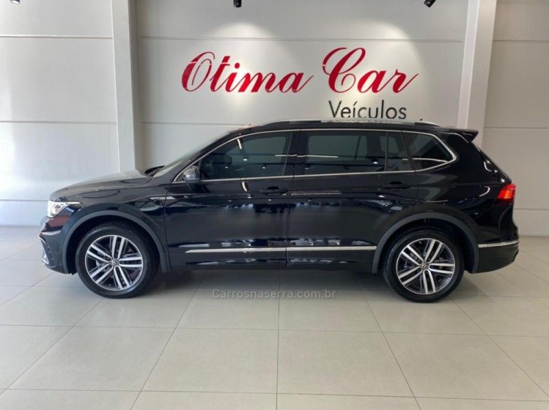 VOLKSWAGEN TIGUAN 2.0 ALLSPACE R-LINE 300 TSI 2024/2025 ÓTIMA CAR FLORES DA CUNHA / Carros no Vale