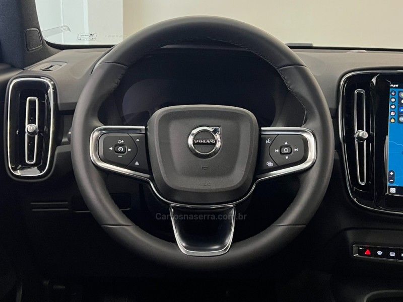 VOLVO C40 RECHARGE PURE ELETRIC 2023/2024 ÓTIMA CAR FLORES DA CUNHA / Carros no Vale