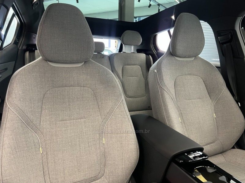 VOLVO EX30 ULTRA EXTENDED RANGE 2024/2024 ÓTIMA CAR FLORES DA CUNHA / Carros no Vale