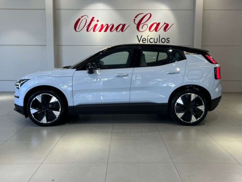 VOLVO EX30 ULTRA EXTENDED RANGE 2024/2024 ÓTIMA CAR FLORES DA CUNHA / Carros no Vale