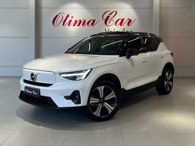 VOLVO XC 40 P6 RECHARGE ELECTRIC PLUS 2022/2023 ÓTIMA CAR FLORES DA CUNHA / Carros no Vale