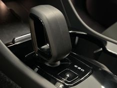 VOLVO XC 40 P6 RECHARGE ELECTRIC PLUS 2022/2023 ÓTIMA CAR FLORES DA CUNHA / Carros no Vale