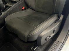 VOLVO XC 40 P6 RECHARGE ELECTRIC PLUS 2022/2023 ÓTIMA CAR FLORES DA CUNHA / Carros no Vale