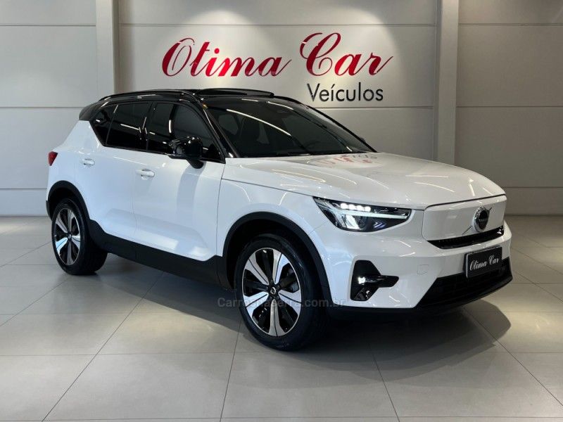 VOLVO XC 40 P6 RECHARGE ELECTRIC PLUS 2022/2023 ÓTIMA CAR FLORES DA CUNHA / Carros no Vale