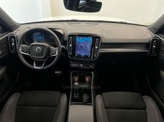 VOLVO XC 40 P6 RECHARGE ELECTRIC PLUS 2022/2023 ÓTIMA CAR FLORES DA CUNHA / Carros no Vale