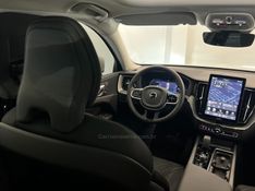 VOLVO XC60 2.0 T8 RECHARGE PLUS AWD HIBRIDO 2025/2026 ÓTIMA CAR FLORES DA CUNHA / Carros no Vale
