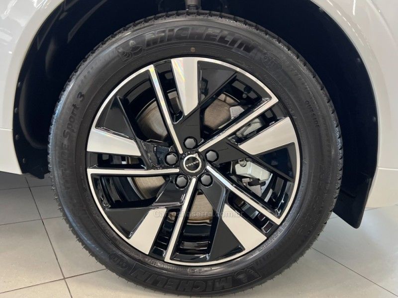 VOLVO XC60 2.0 T8 RECHARGE PLUS AWD HIBRIDO 2025/2026 ÓTIMA CAR FLORES DA CUNHA / Carros no Vale VOLVO XC60 2.0 T8 RECHARGE PLUS AWD HIBRIDO 2025/2026 ÓTIMA CAR FLORES DA CUNHA / Carros no Vale