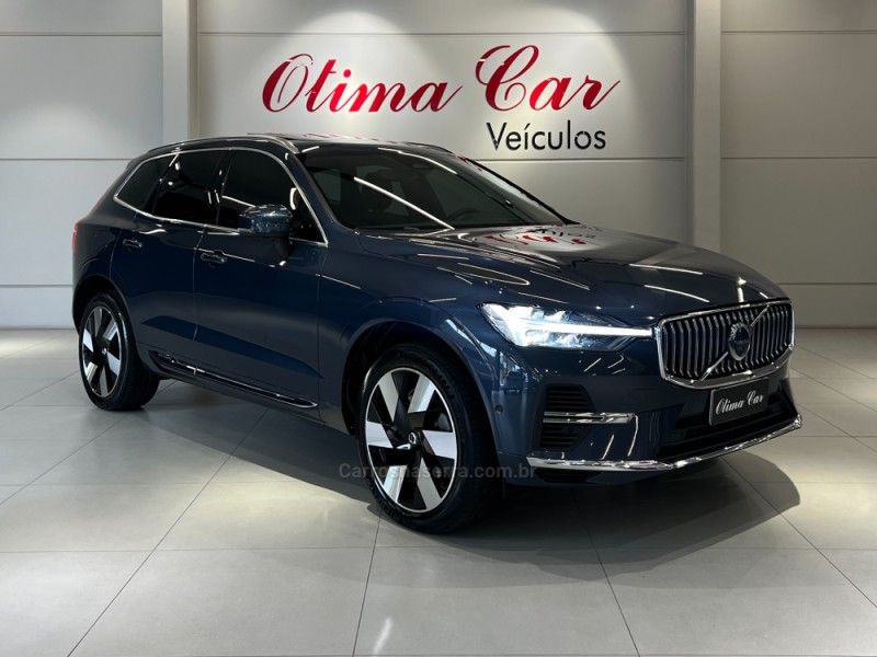 VOLVO XC60 2.0 T8 ULTIMATE AWD HIBRIDO 2023/2024 ÓTIMA CAR FLORES DA CUNHA / Carros no Vale