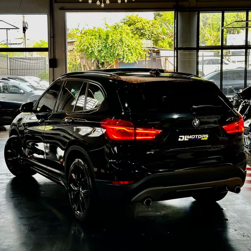 Bmw X1 X25i Activeflex 2017/2018 DL MOTORS LAJEADO / Carros no Vale