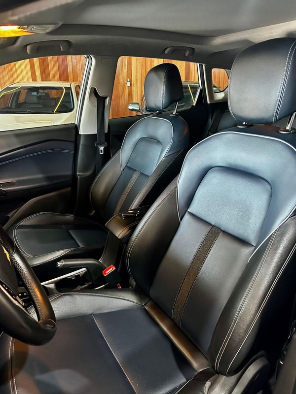 Chevrolet Tracker 12t A Pr 2021/2022 DL MOTORS LAJEADO / Carros no Vale