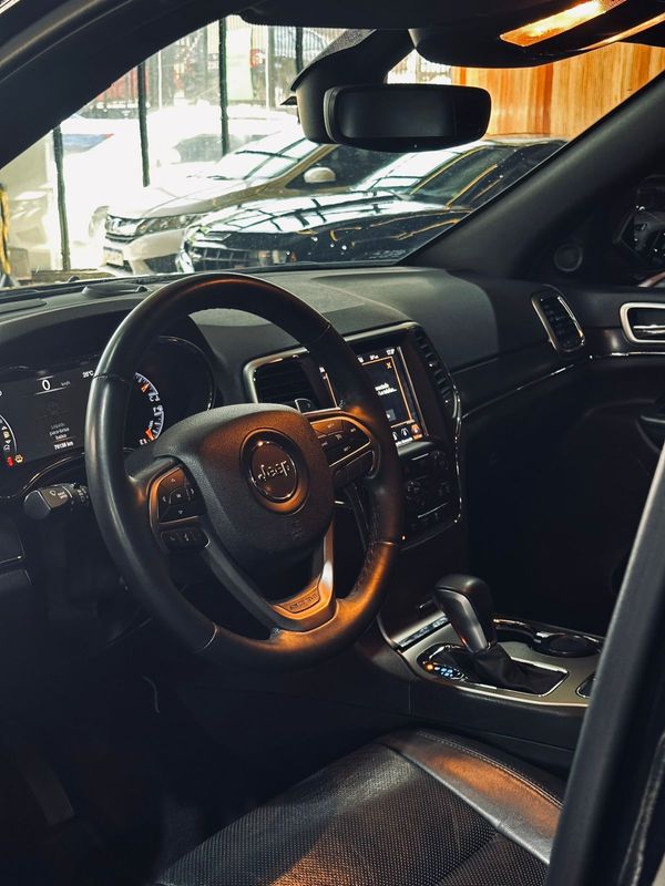 Jeep Gcherokee Ltd Crd 2018/2018 DL MOTORS LAJEADO / Carros no Vale