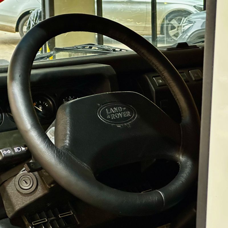 Land Rover Defender110 Hcpu 2004/2004 DL MOTORS LAJEADO / Carros no Vale