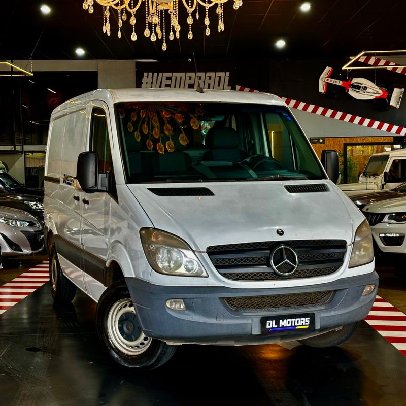 Mercedes-benz 311cdistreetf 2013/2014 DL MOTORS LAJEADO / Carros no Vale