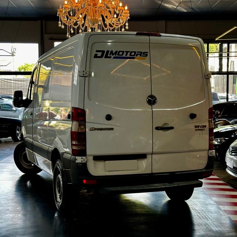 Mercedes-benz 311cdistreetf 2013/2014 DL MOTORS LAJEADO / Carros no Vale