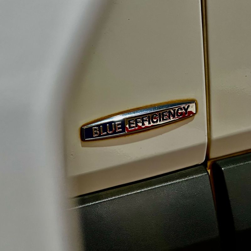 Mercedes-benz 311cdistreetf 2013/2014 DL MOTORS LAJEADO / Carros no Vale