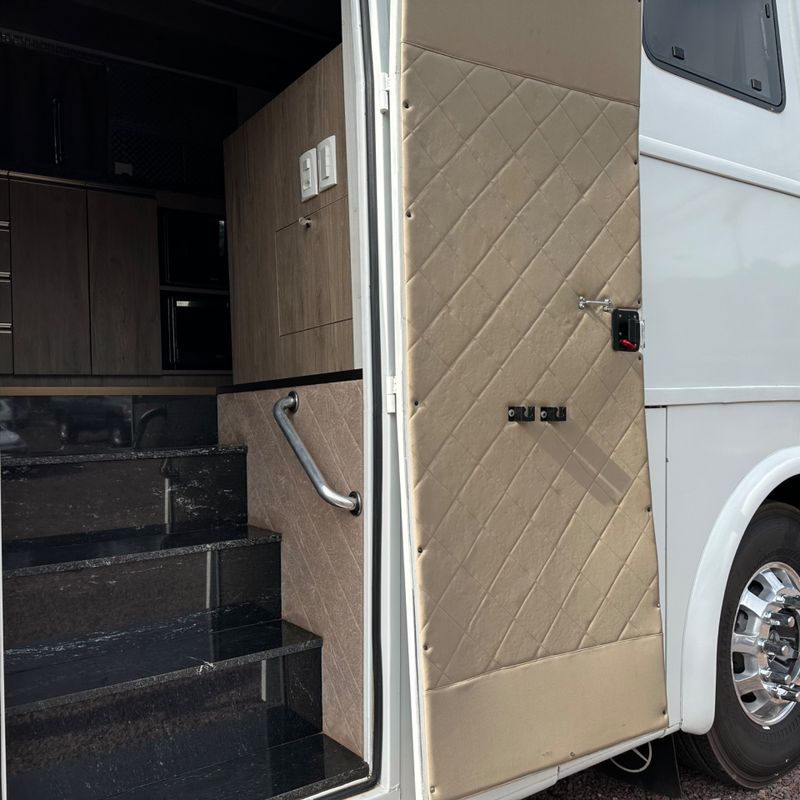 Mercedes-benz Mpolo Viaggio R 2004/2004 DL MOTORS LAJEADO / Carros no Vale Mercedes-benz Mpolo Viaggio R 2004/2004 DL MOTORS LAJEADO / Carros no Vale