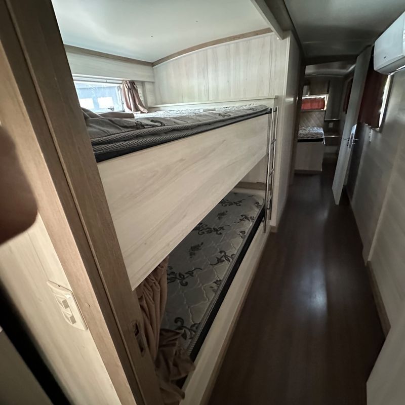 Mercedes-benz Mpolo Viaggio R 2004/2004 DL MOTORS LAJEADO / Carros no Vale Mercedes-benz Mpolo Viaggio R 2004/2004 DL MOTORS LAJEADO / Carros no Vale