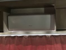 Mercedes-benz Mpolo Viaggio R 2004/2004 DL MOTORS LAJEADO / Carros no Vale