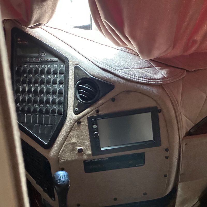 Mercedes-benz Mpolo Viaggio R 2004/2004 DL MOTORS LAJEADO / Carros no Vale Mercedes-benz Mpolo Viaggio R 2004/2004 DL MOTORS LAJEADO / Carros no Vale