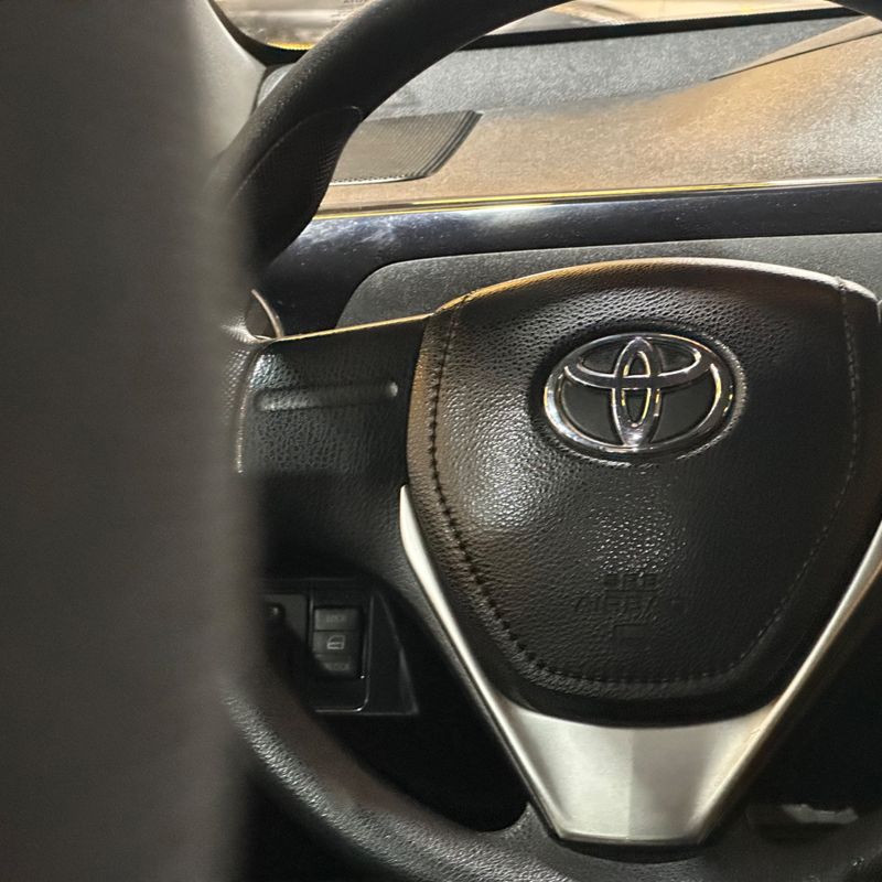 Toyota Etios Hb X 13l 2017/2018 DL MOTORS LAJEADO / Carros no Vale
