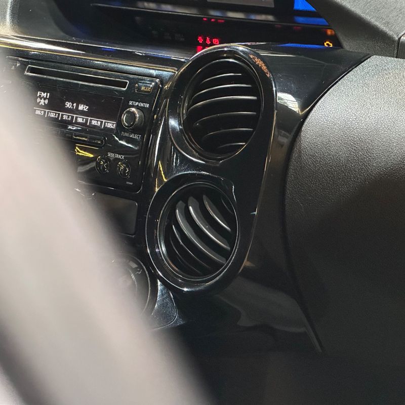Toyota Etios Hb X 13l 2017/2018 DL MOTORS LAJEADO / Carros no Vale