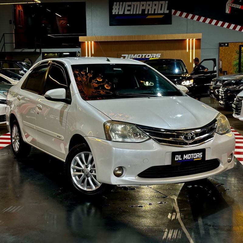 Toyota Etios Sd Xls 2014/2015 DL MOTORS LAJEADO / Carros no Vale