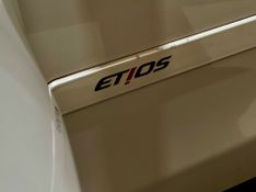 Toyota Etios Sd Xls 2014/2015 DL MOTORS LAJEADO / Carros no Vale
