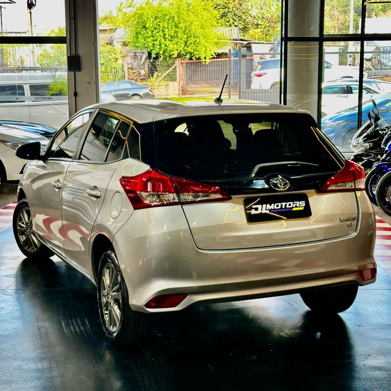 Toyota Yaris Hb Xlplusat 2019/2020 DL MOTORS LAJEADO / Carros no Vale