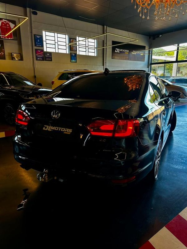 Volkswagen Jetta 2.0 2011/2012 DL MOTORS LAJEADO / Carros no Vale
