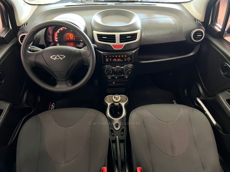 CHERY QQ 1.0 MPFI LOOK 12V 2018/2018 CIMIRRO AUTOMÓVEIS TAQUARA / Carros no Vale CHERY QQ 1.0 MPFI LOOK 12V 2018/2018 CIMIRRO AUTOMÓVEIS TAQUARA / Carros no Vale