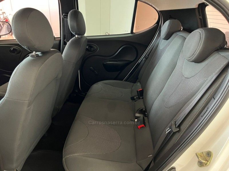 CHERY QQ 1.0 MPFI LOOK 12V 2018/2018 CIMIRRO AUTOMÓVEIS TAQUARA / Carros no Vale CHERY QQ 1.0 MPFI LOOK 12V 2018/2018 CIMIRRO AUTOMÓVEIS TAQUARA / Carros no Vale