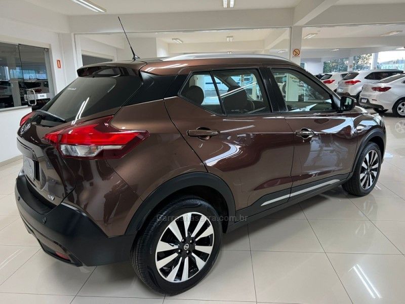 NISSAN KICKS 1.6 16V SV XTRONIC 2018/2019 CIMIRRO AUTOMÓVEIS TAQUARA / Carros no Vale NISSAN KICKS 1.6 16V SV XTRONIC 2018/2019 CIMIRRO AUTOMÓVEIS TAQUARA / Carros no Vale