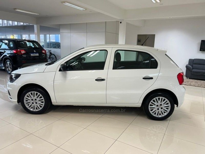 VOLKSWAGEN GOL 1.0 12V MPI TOTALFLEX 2022/2023 CIMIRRO AUTOMÓVEIS TAQUARA / Carros no Vale
