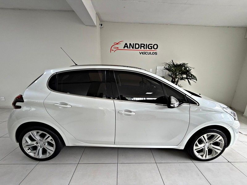 PEUGEOT 208 1.6 URBANTECH 16V 2017/2018 ANDRIGO VEÍCULOS CAXIAS DO SUL / Carros no Vale