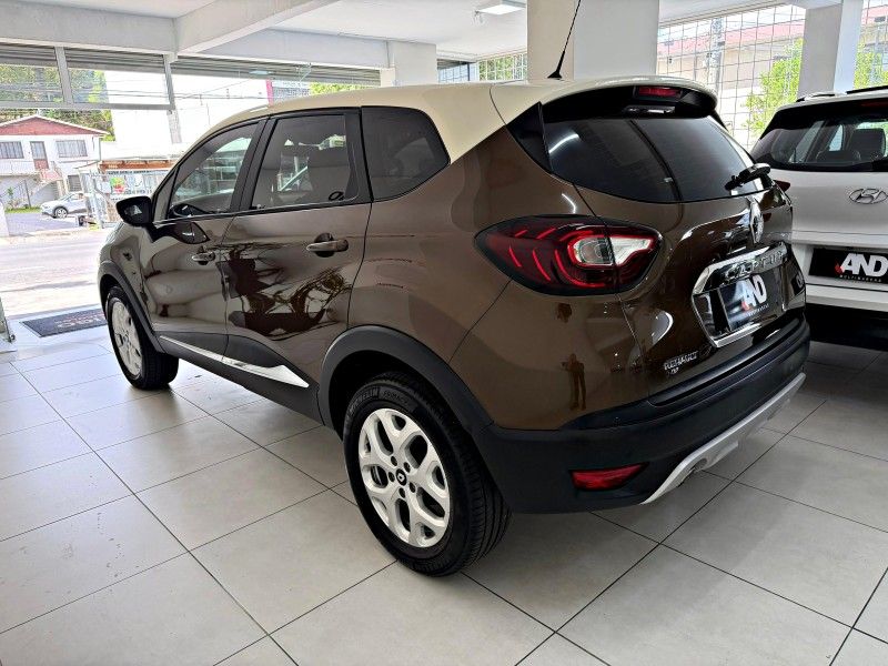 RENAULT CAPTUR 1.6 16V SCE ZEN 2017/2018 ANDRIGO VEÍCULOS CAXIAS DO SUL / Carros no Vale