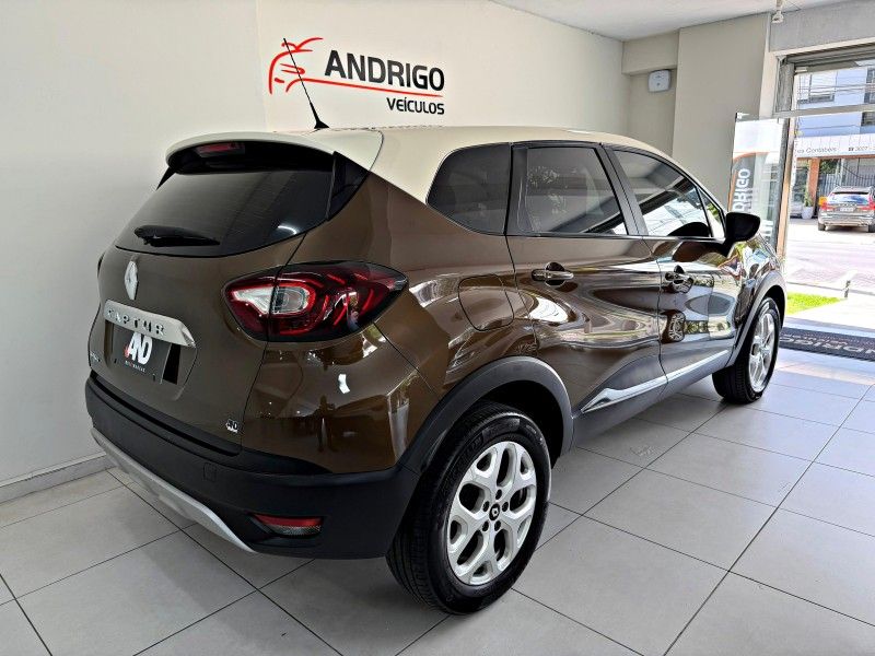 RENAULT CAPTUR 1.6 16V SCE ZEN 2017/2018 ANDRIGO VEÍCULOS CAXIAS DO SUL / Carros no Vale