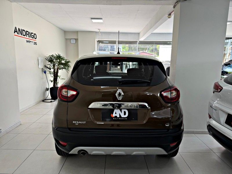 RENAULT CAPTUR 1.6 16V SCE ZEN 2017/2018 ANDRIGO VEÍCULOS CAXIAS DO SUL / Carros no Vale
