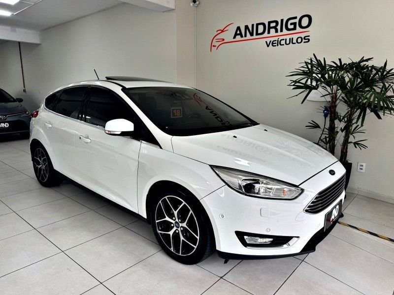 FORD FOCUS 2.0 TITANIUM PLUS HATCH 16V AUTO 2017/2018 ANDRIGO VEÍCULOS CAXIAS DO SUL / Carros no Vale FORD FOCUS 2.0 TITANIUM PLUS HATCH 16V AUTO 2017/2018 ANDRIGO VEÍCULOS CAXIAS DO SUL / Carros no Vale