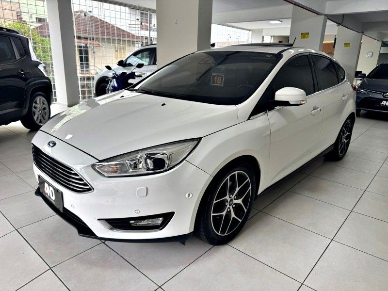 FORD FOCUS 2.0 TITANIUM PLUS HATCH 16V AUTO 2017/2018 ANDRIGO VEÍCULOS CAXIAS DO SUL / Carros no Vale FORD FOCUS 2.0 TITANIUM PLUS HATCH 16V AUTO 2017/2018 ANDRIGO VEÍCULOS CAXIAS DO SUL / Carros no Vale